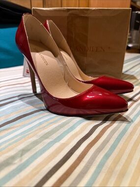 Like New Loslandifen Patent Leather Ruby Red Stilettos